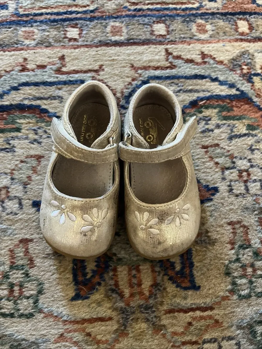 See Kai Run Toddler Girls Sz 6 Mary Jane Kids Silver Metallic Embroidered Daisy